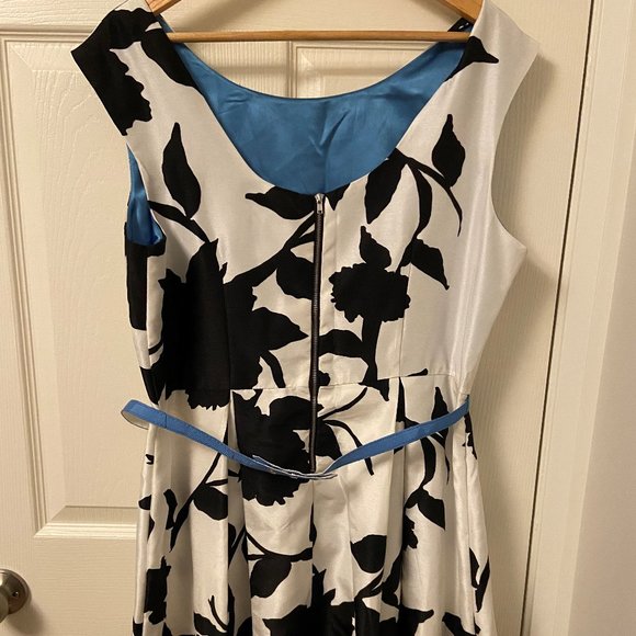 Gabby Skye Dress with Black & White Floral Print - Size 16 - Picture 3 of 5